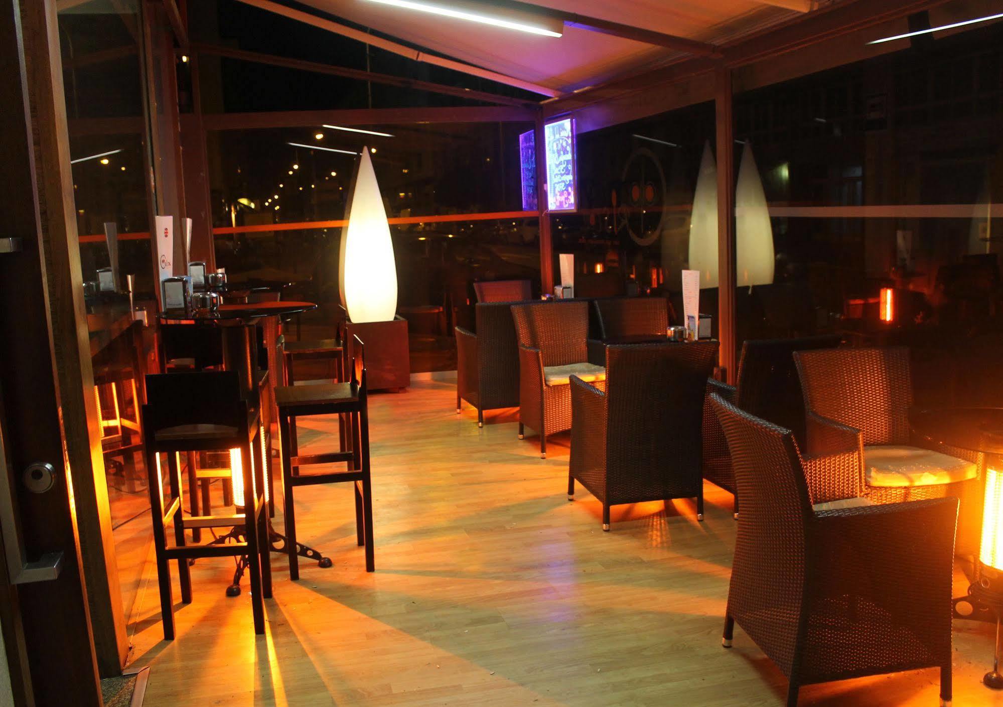 Dpcristal Hotel Sarria Exterior photo
