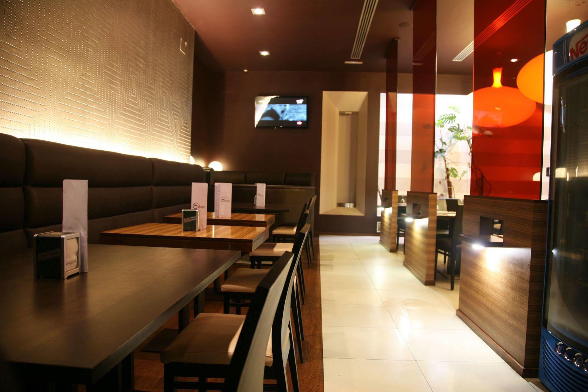 Dpcristal Hotel Sarria Exterior photo